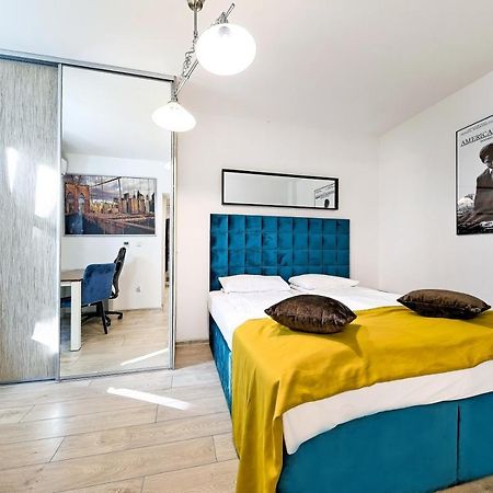 Cinema Apartments Познан Екстериор снимка