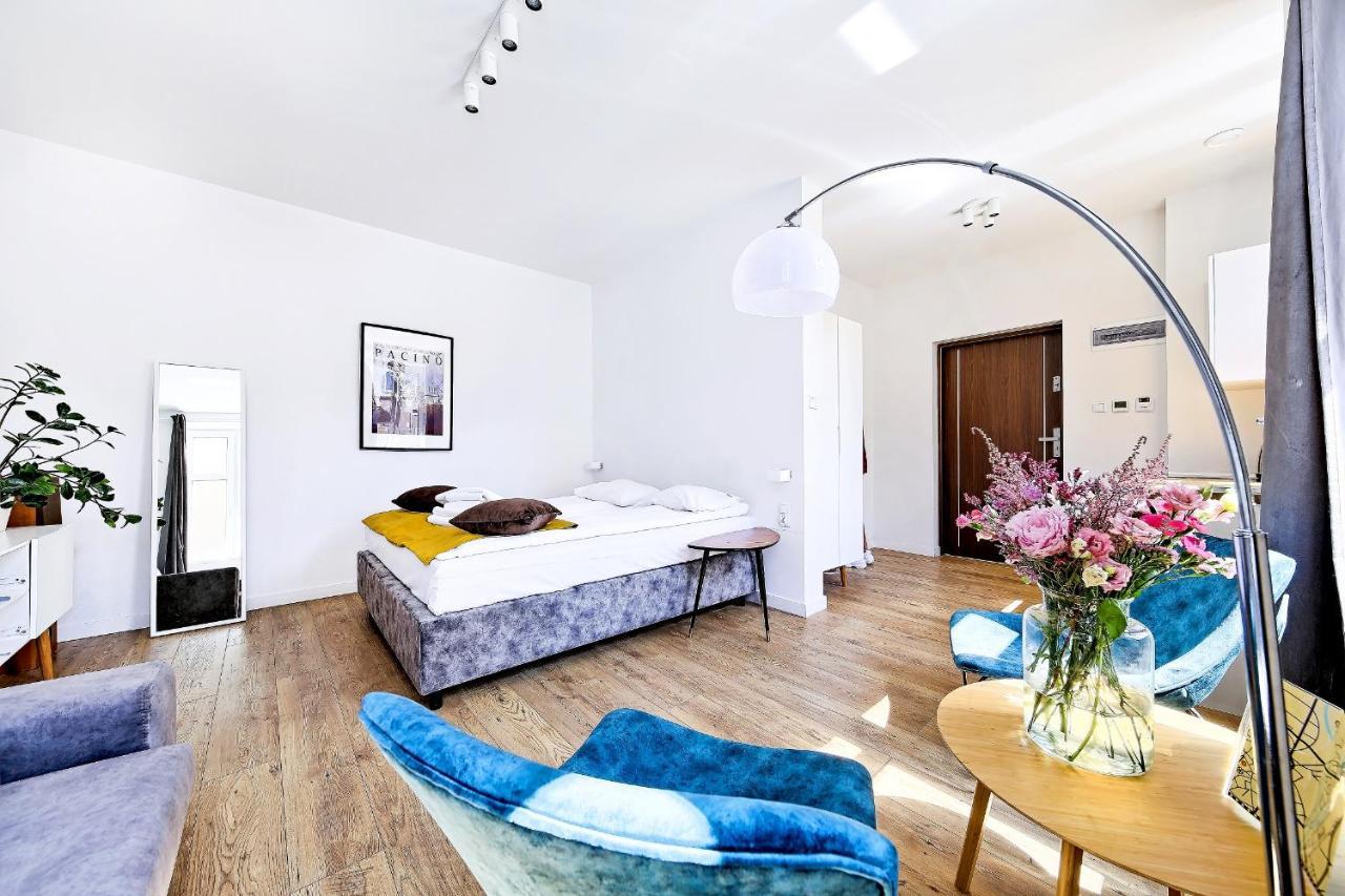 Cinema Apartments Познан Екстериор снимка